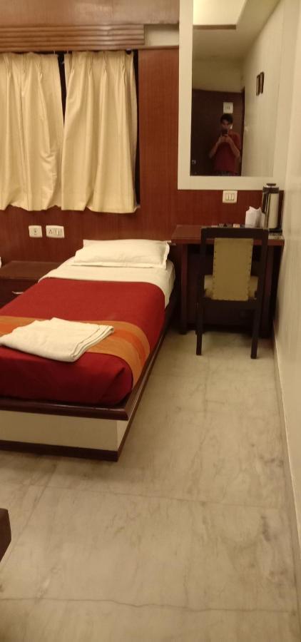 Hotel Aston Calcutta Extérieur photo